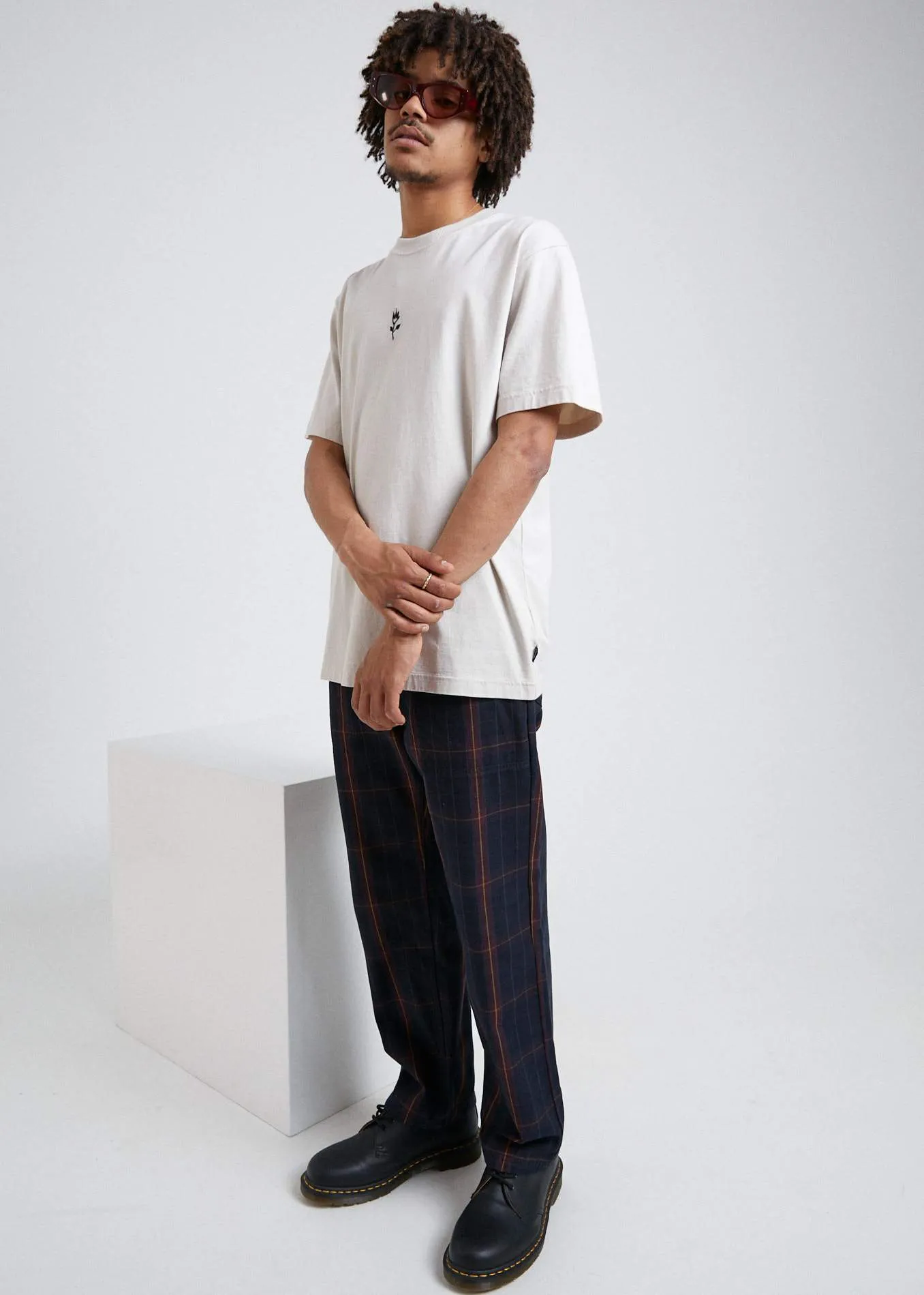 Afends Mens Ninety Twos Conspiracy - Relaxed Fit Chino Pant - Midnight