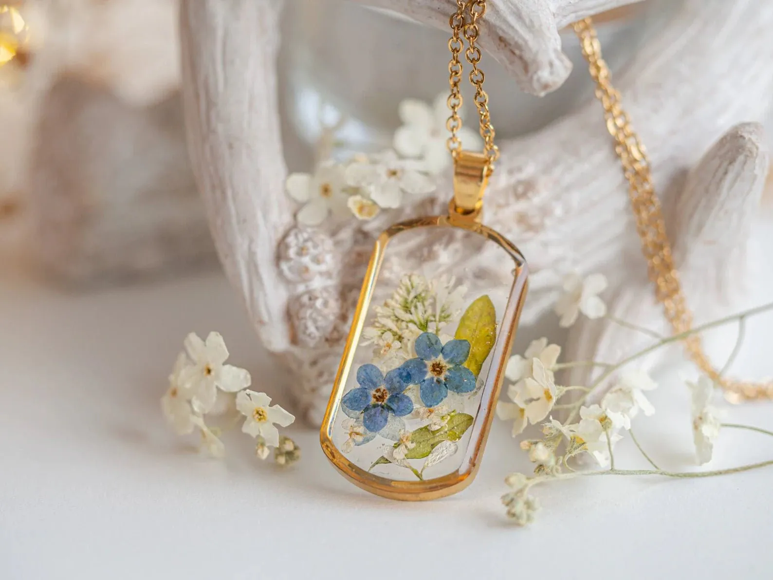 Forget me not and white flowers pendant necklace