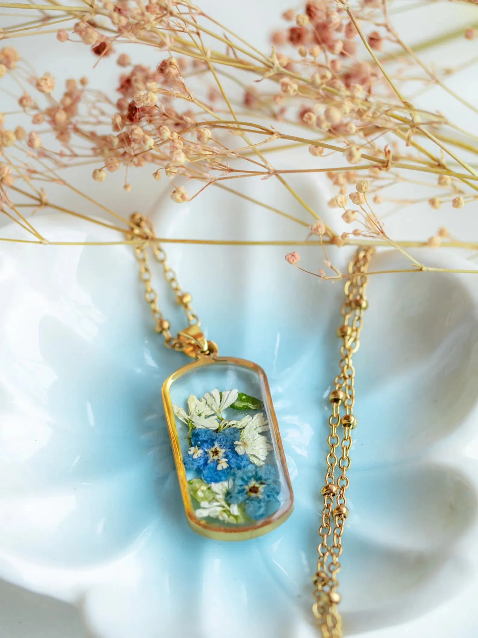 Forget me not and white flowers pendant necklace