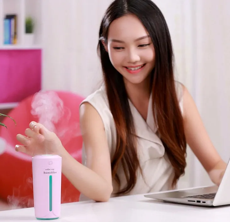 Mini Air Humidifier USB Ultrasonic Humidifier Car Aroma Diffuser Electric Essential Oil Diffuser Cup 7 Color LED Lights