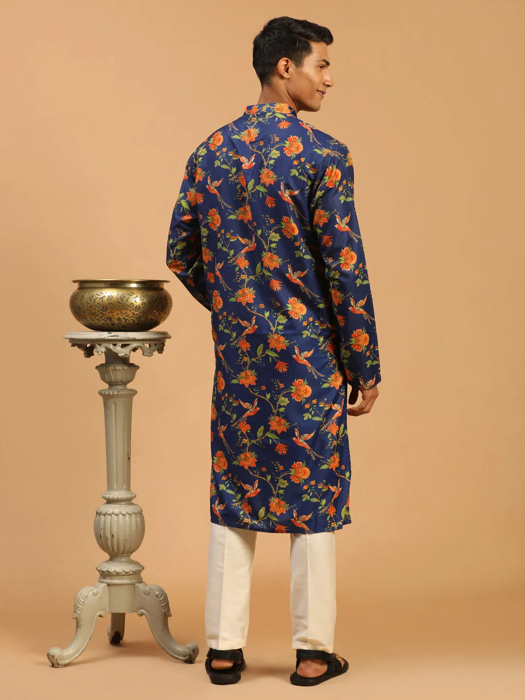 Vastramay Blue Floral Printed Kurta Set